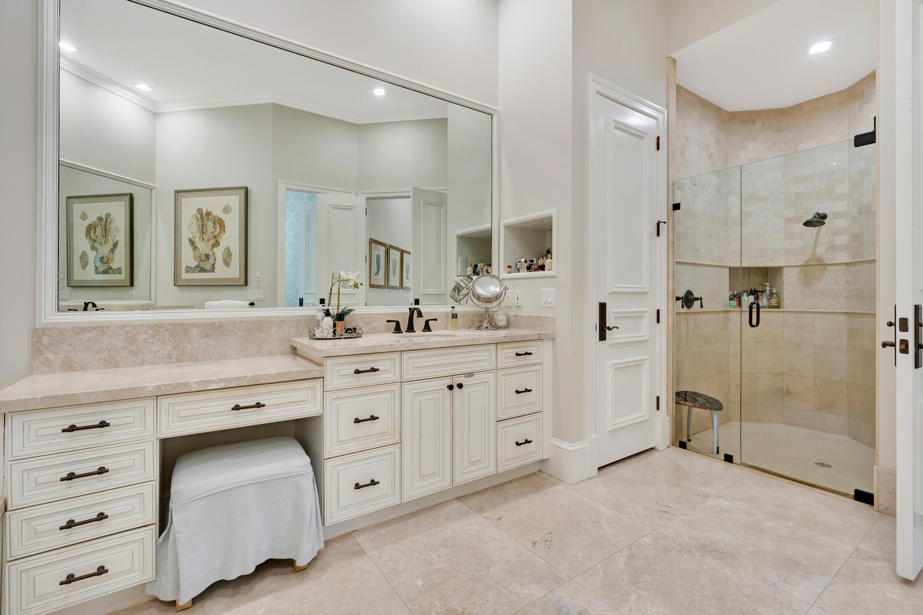 HARBOUR ISLES - Residential