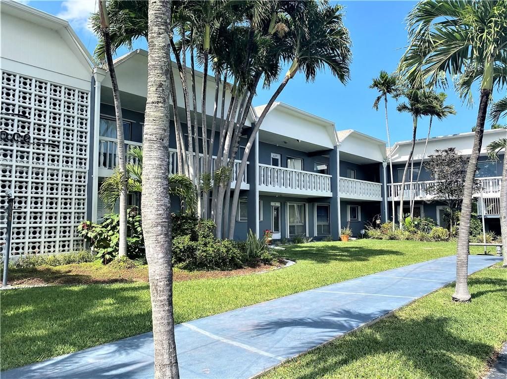 Photo of 1125 NW 30th Ct #12, Wilton Manors, FL 33311 (MLS # F10330136)