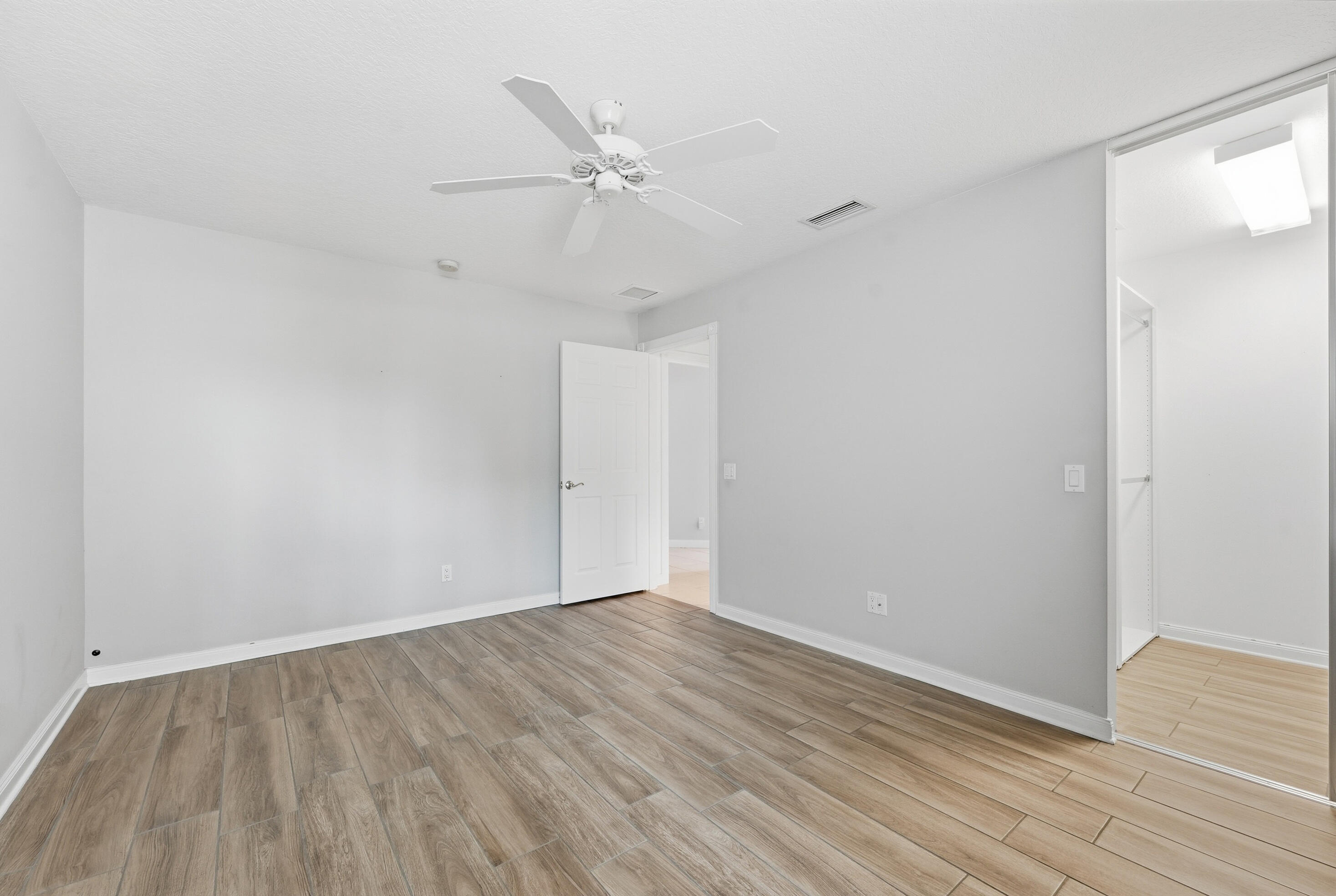 VILLAGEWALK OF WELLINGTON 3 - Residential