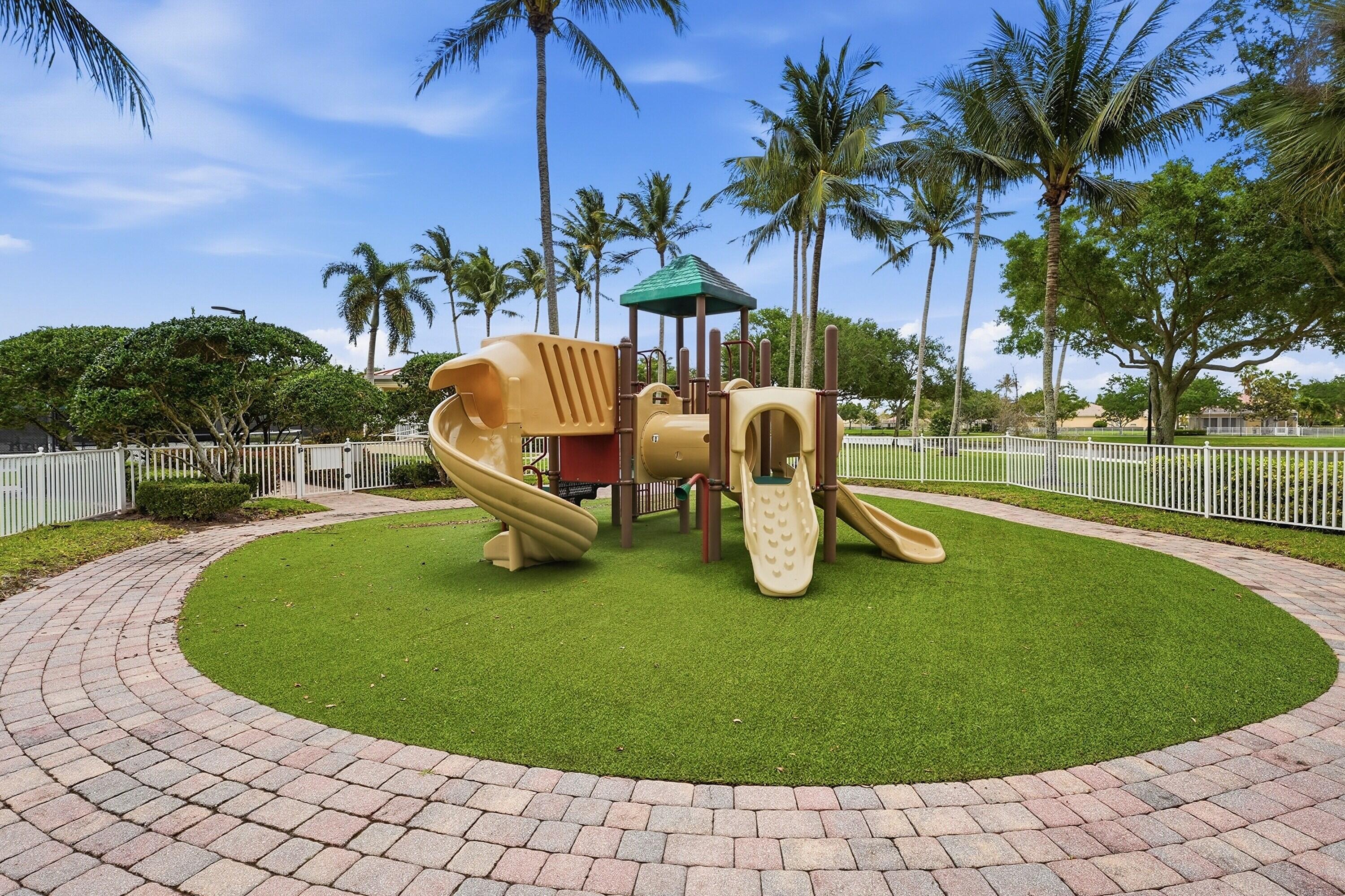 VILLAGEWALK OF WELLINGTON 3 - Residential