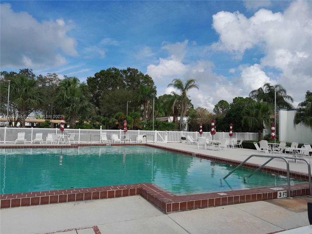 SPANISH LAKES FAIRWAYS NE PHASE - Residential
