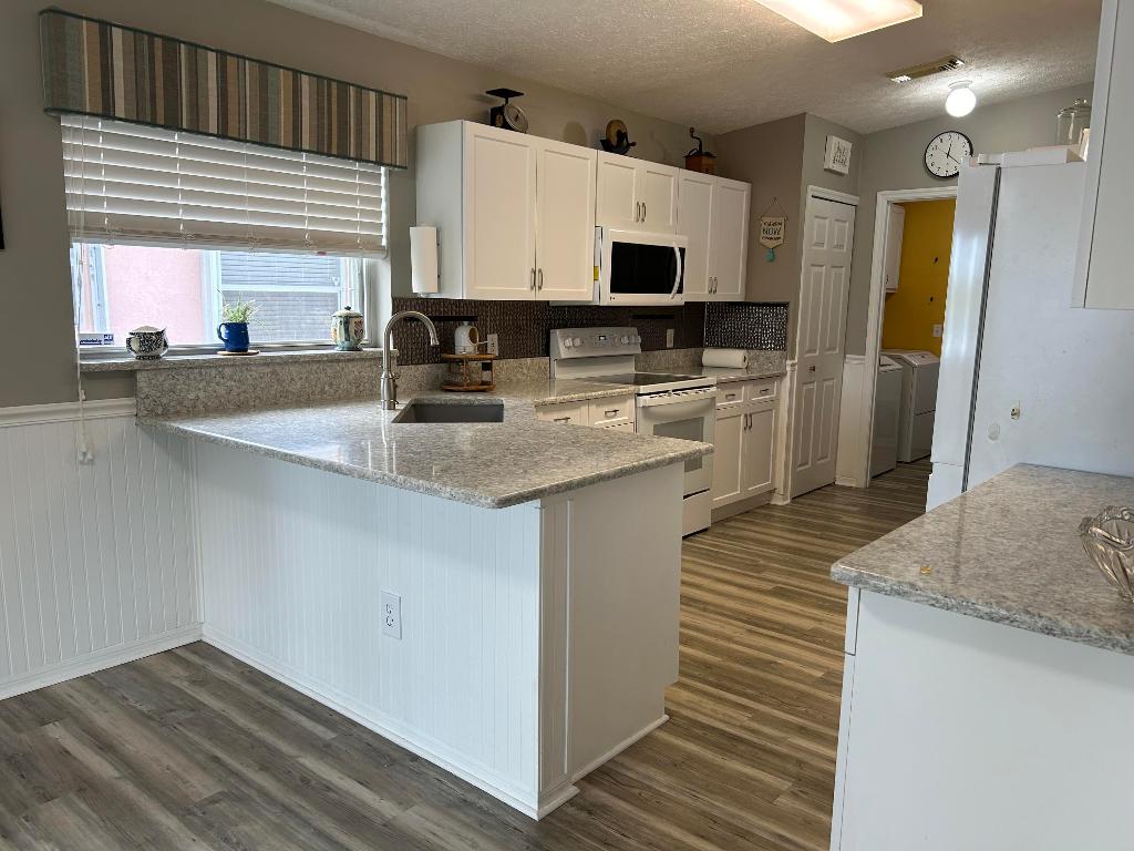 SPANISH LAKES FAIRWAYS NE PHASE - Residential