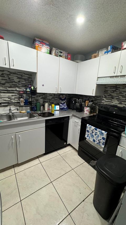 1530 Cypress Way E Palm Springs FL 33461