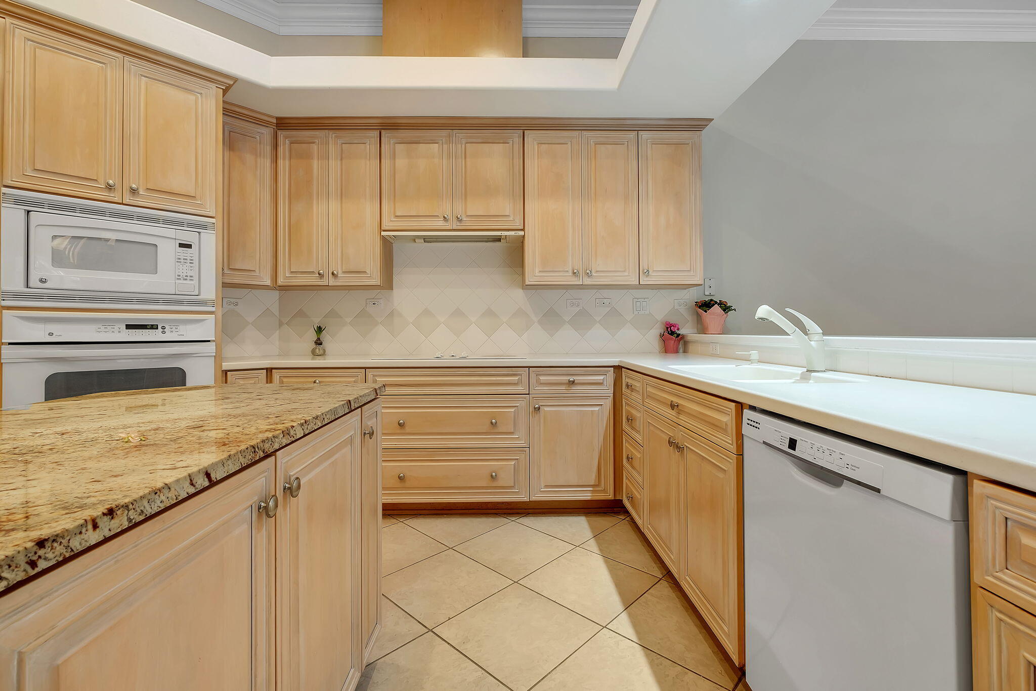 GOLDEN EAGLE UNIT NO 8 - Residential
