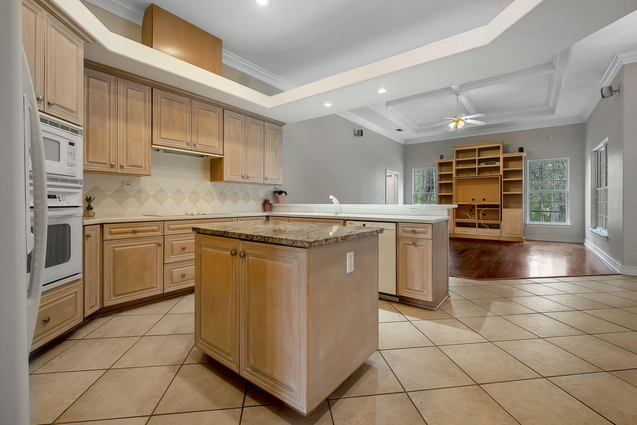 GOLDEN EAGLE UNIT NO 8 - Residential