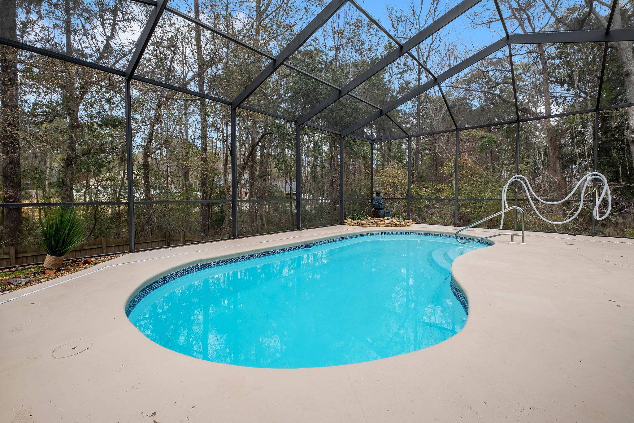 GOLDEN EAGLE UNIT NO 8 - Residential