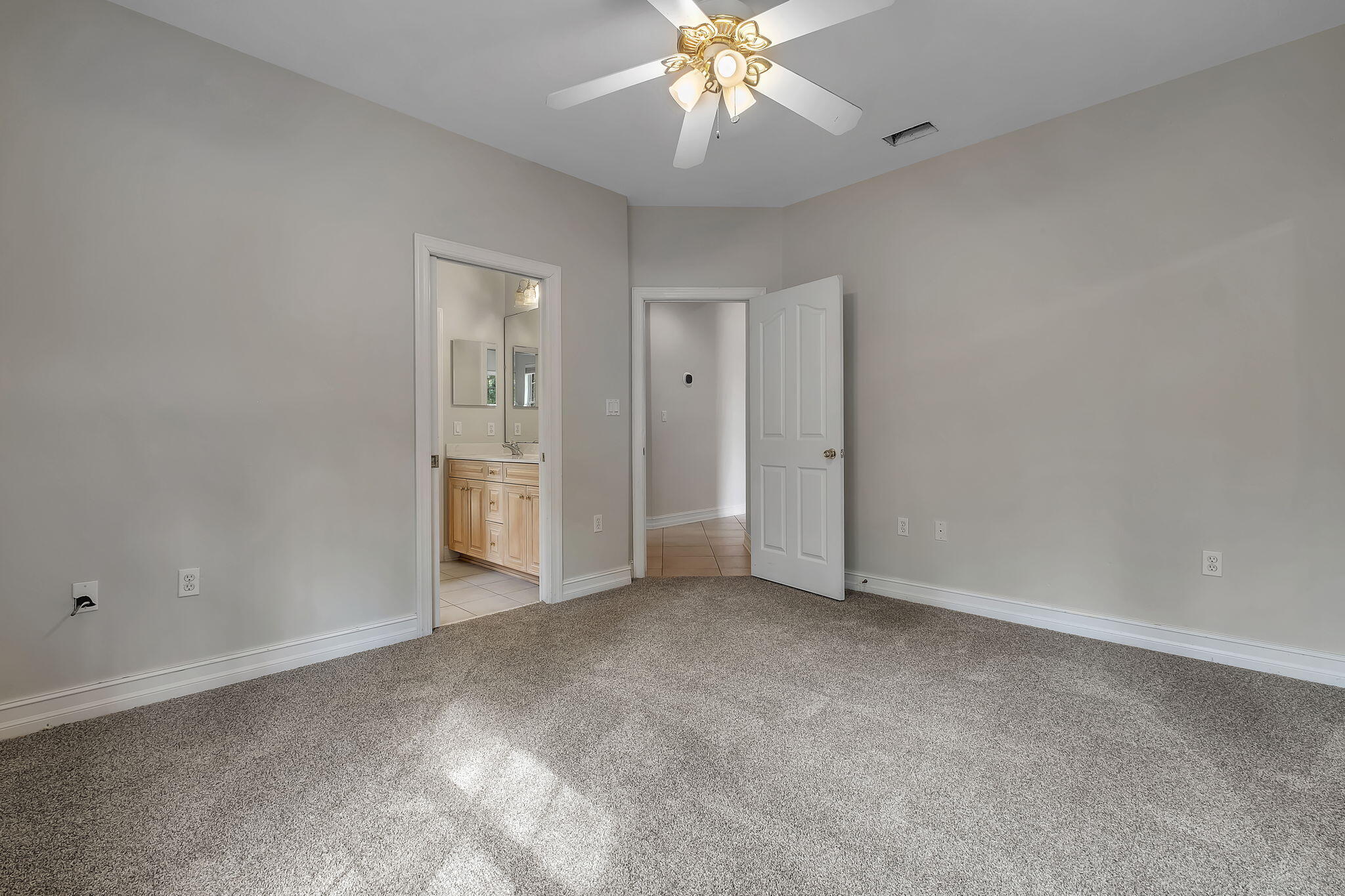 GOLDEN EAGLE UNIT NO 8 - Residential
