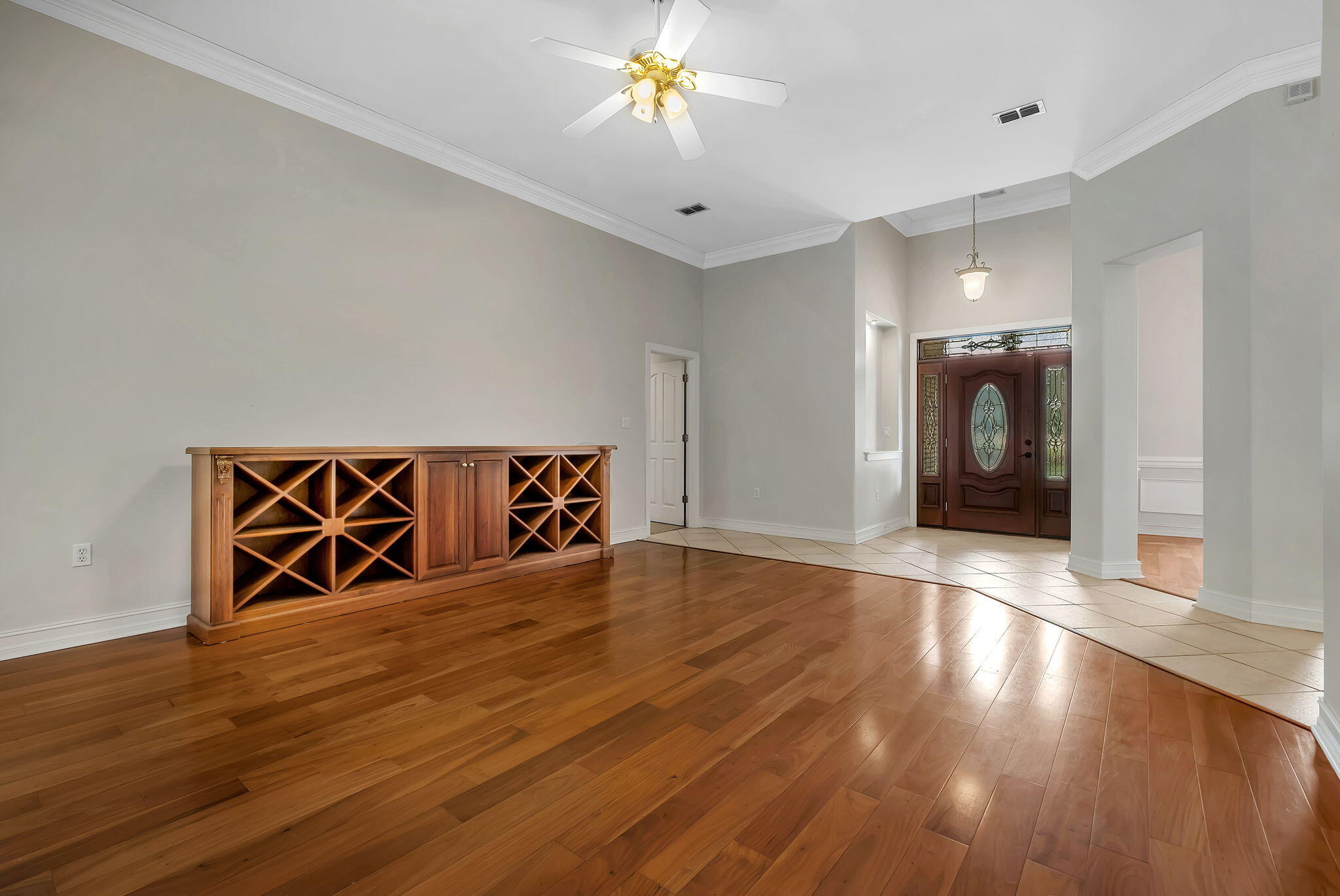GOLDEN EAGLE UNIT NO 8 - Residential