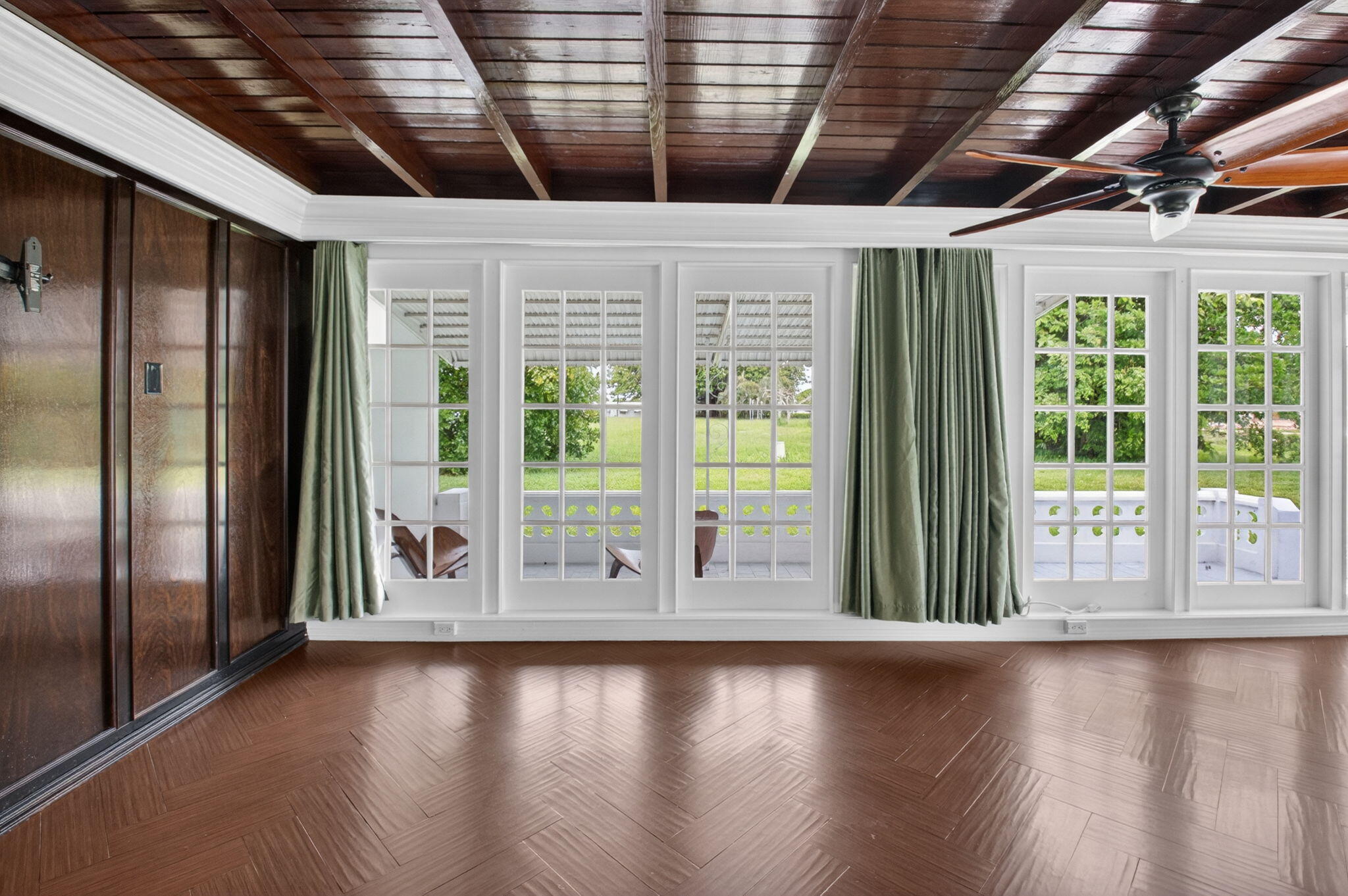 PALM BEACH LEISUREVILLE REPLAT - Residential