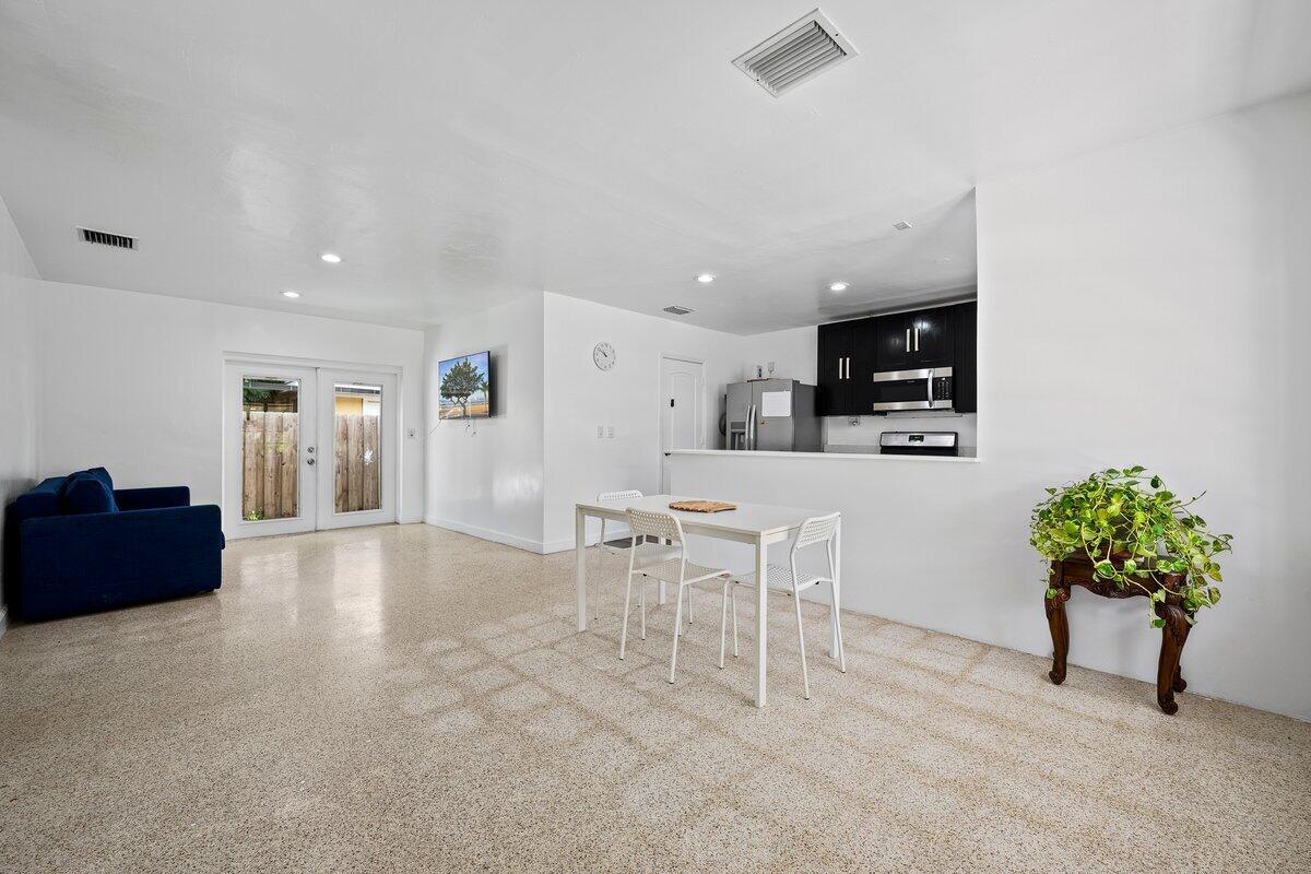 309 SW 7th Street
