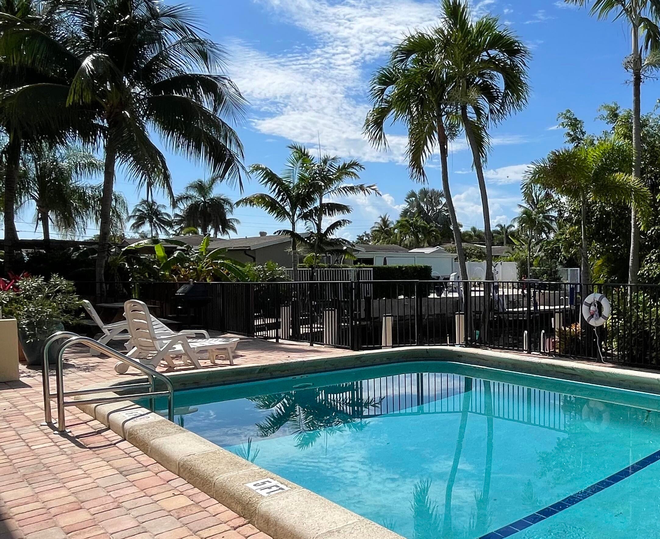 410 SW 15TH Street 204
