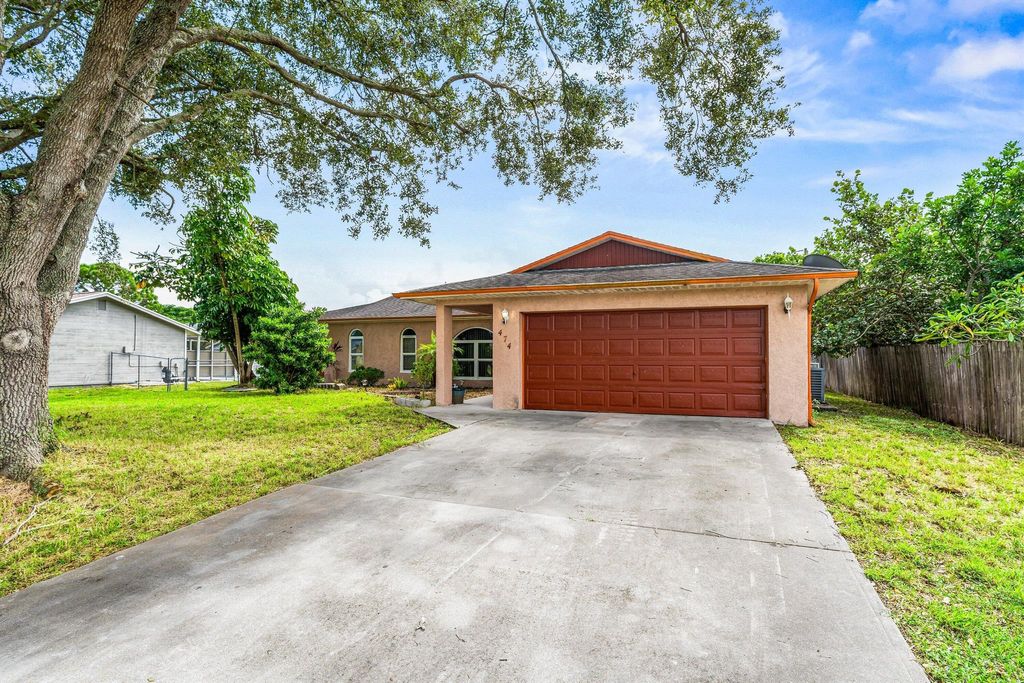 Photo of 474 SW Exmore Avenue, Port Saint Lucie, FL 34983 (MLS # R11131103)