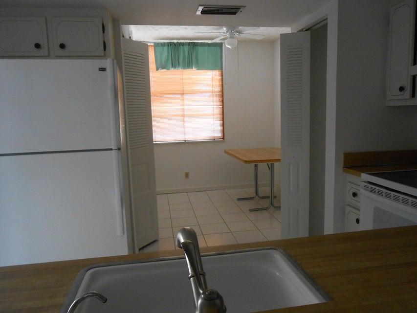 VILLAGES OF ORIOLE ABBEY CONDO - Residential