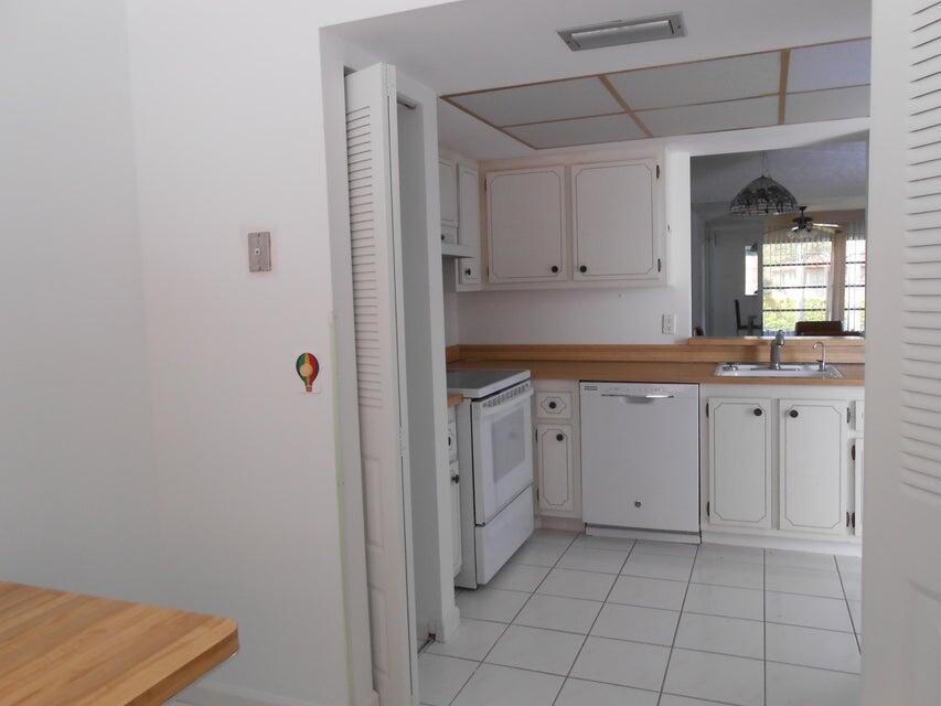 VILLAGES OF ORIOLE ABBEY CONDO - Residential