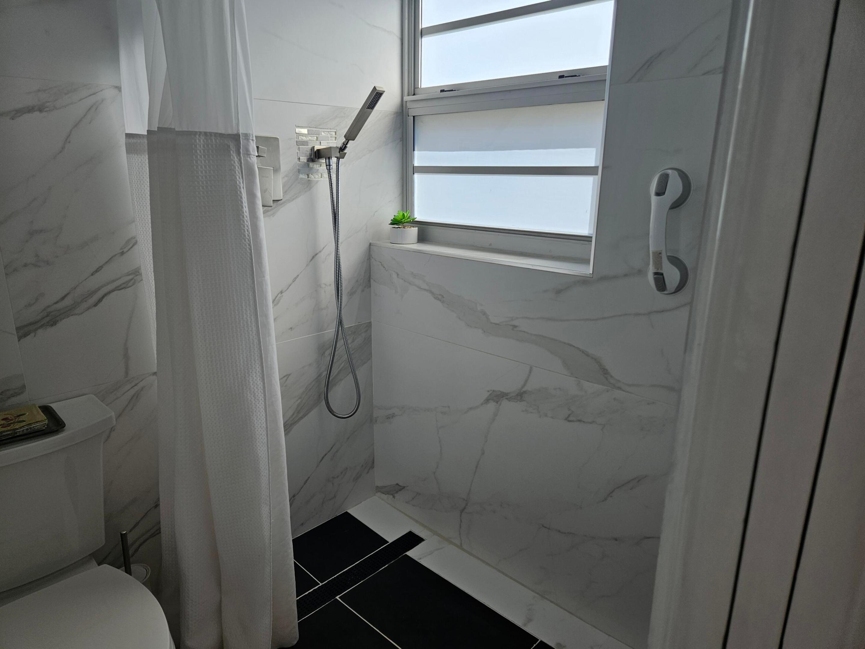 MAYFAIR ARMS CO-OP - Residential