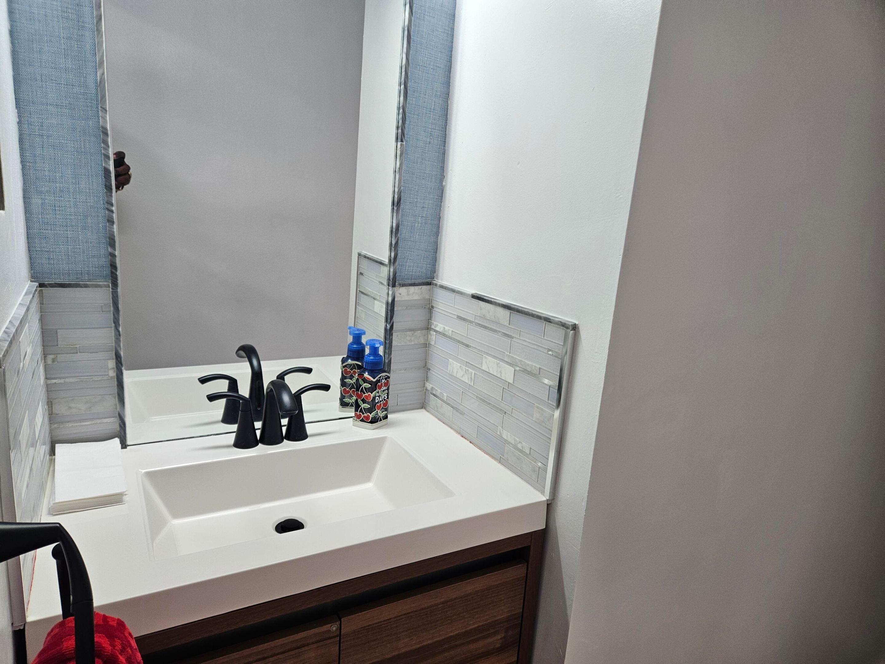 MAYFAIR ARMS CO-OP - Residential