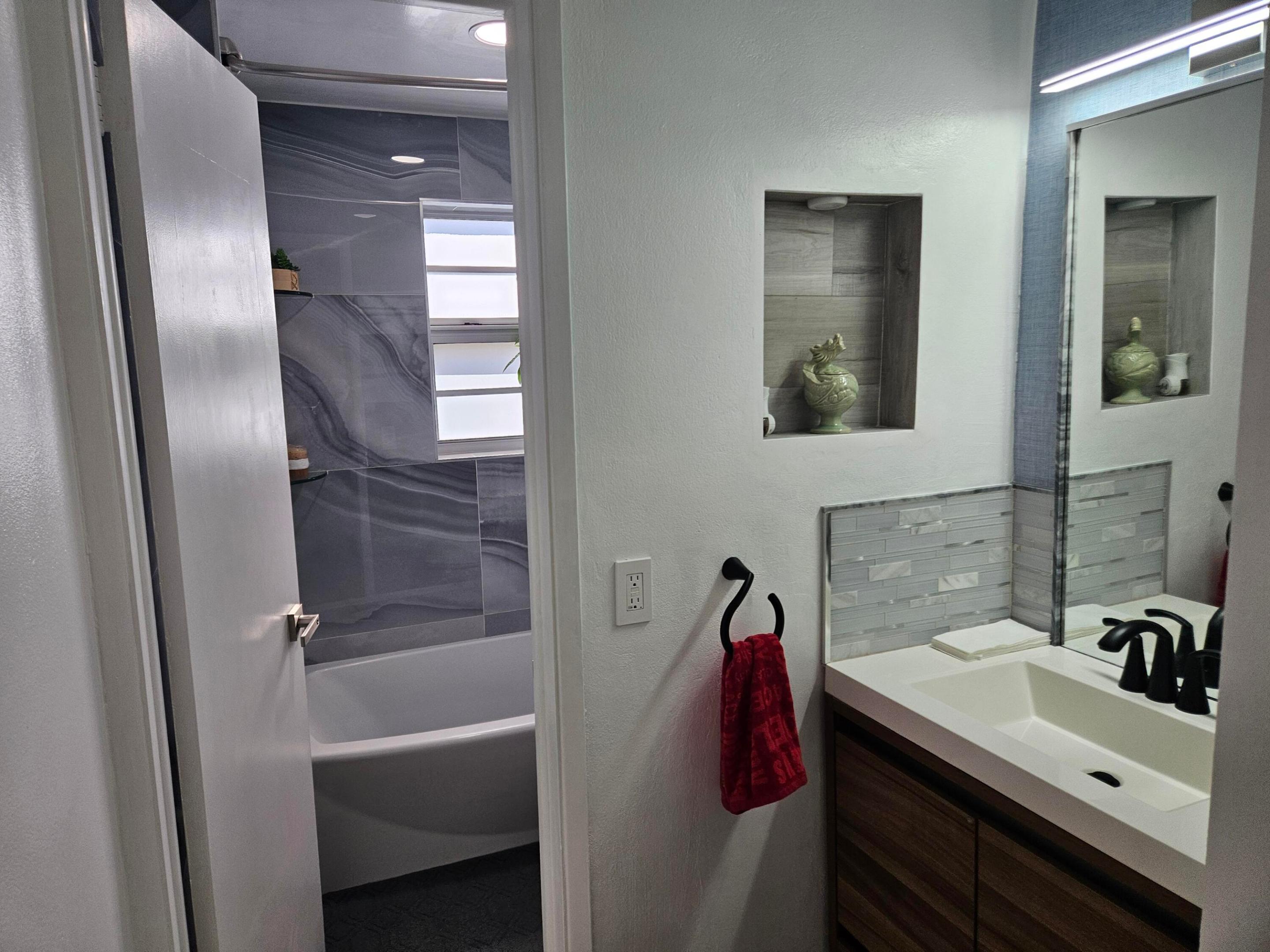 MAYFAIR ARMS CO-OP - Residential