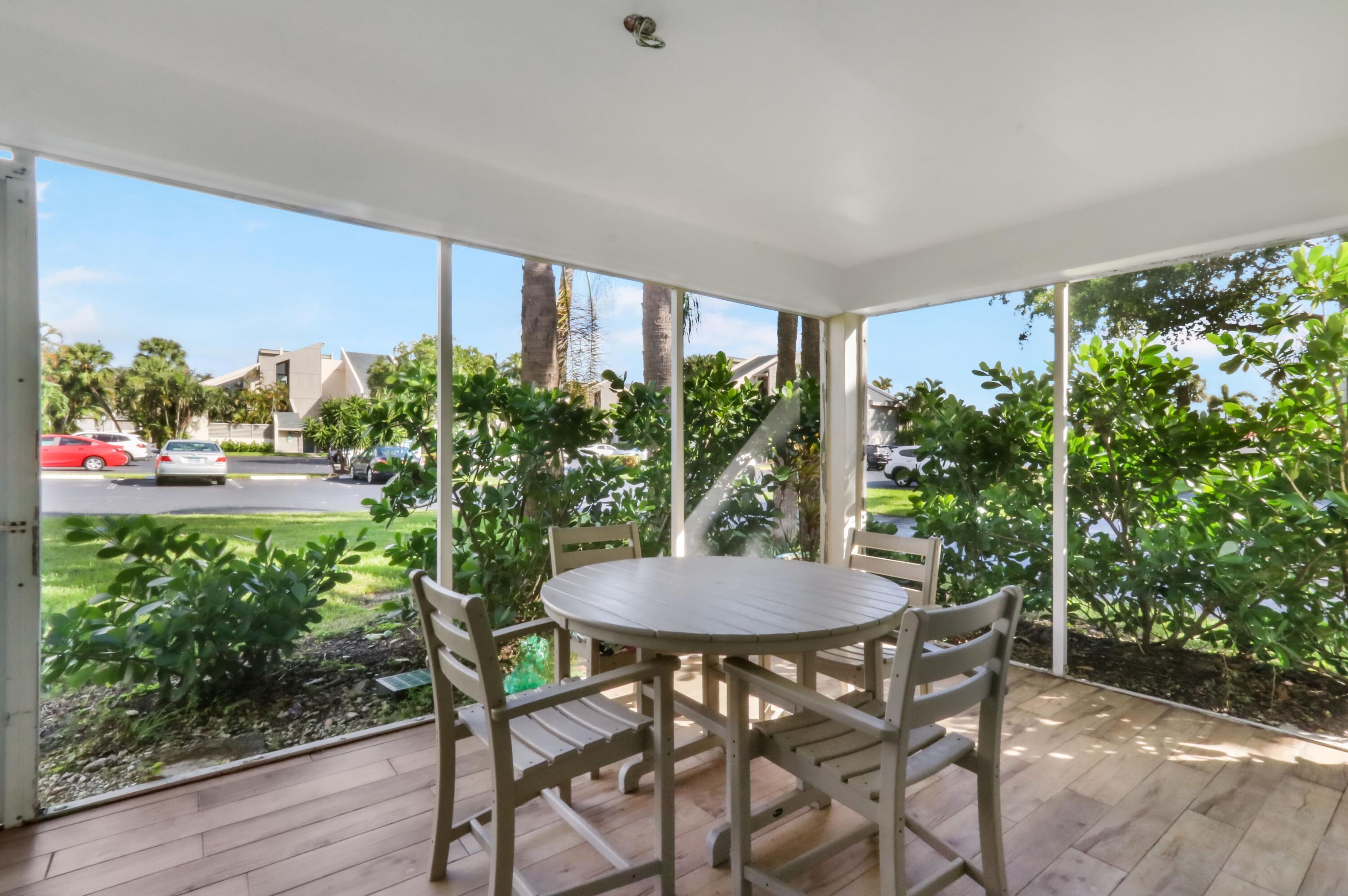 POOLSIDE VILLAS AT THE RACQUET CLUB CONDO FILE - Residential Lease