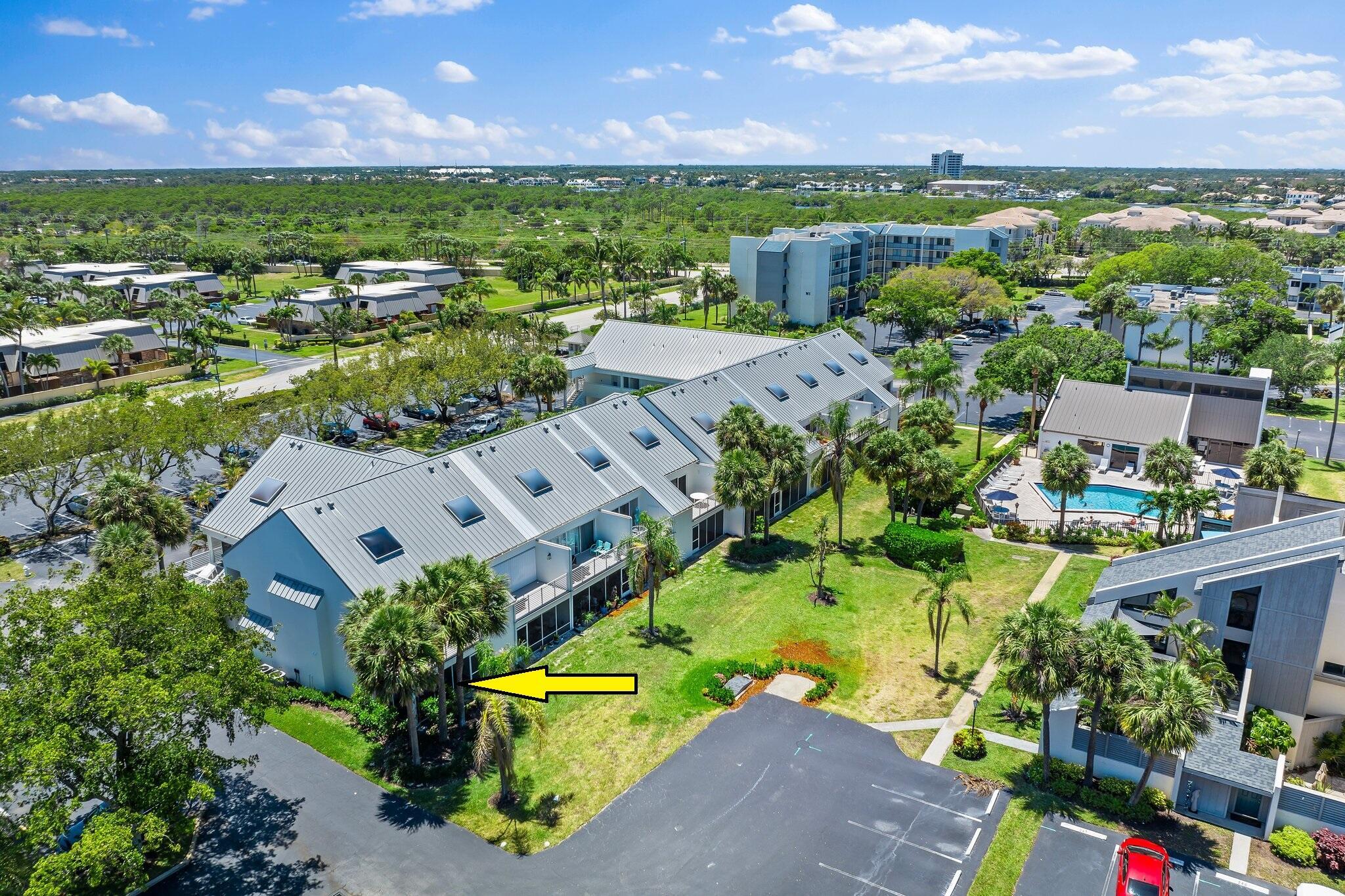 POOLSIDE VILLAS AT THE RACQUET CLUB CONDO FILE - Residential Lease