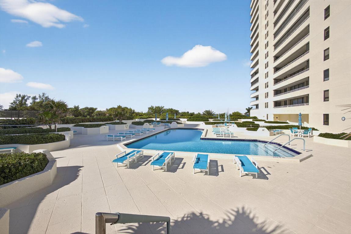 REACHES CONDO - Residential