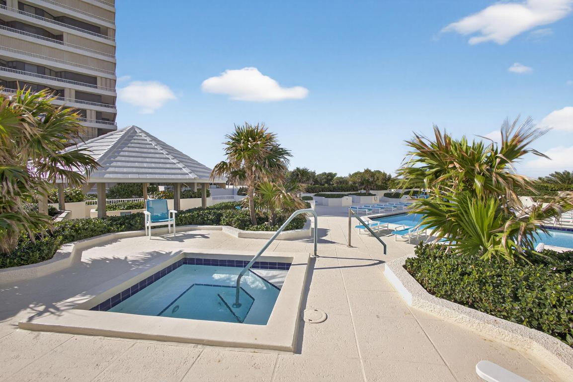 REACHES CONDO - Residential