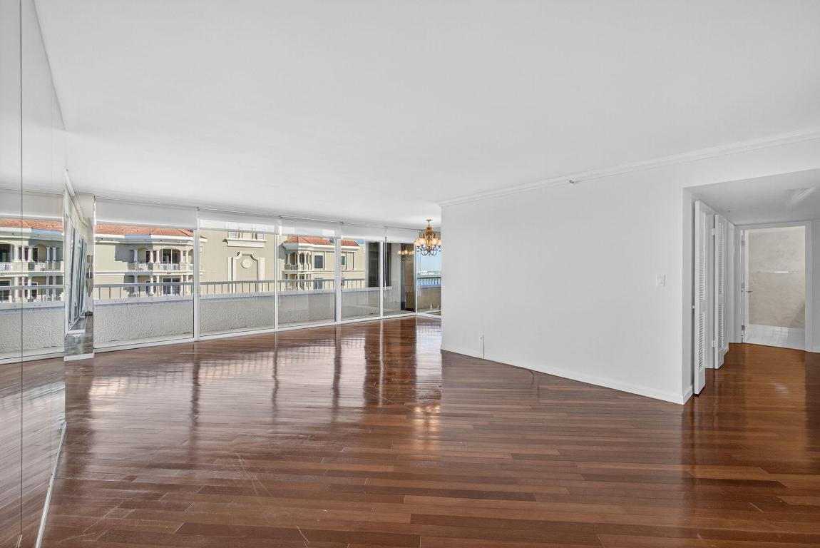 REACHES CONDO - Residential