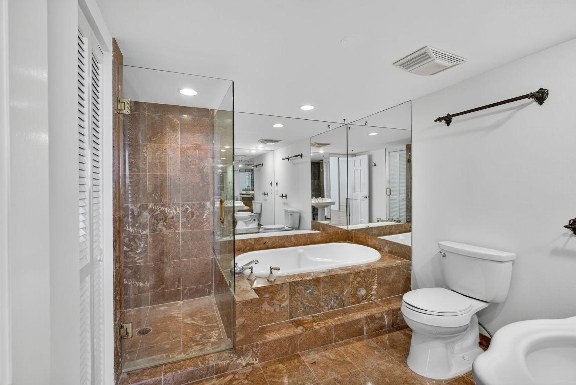 REACHES CONDO - Residential