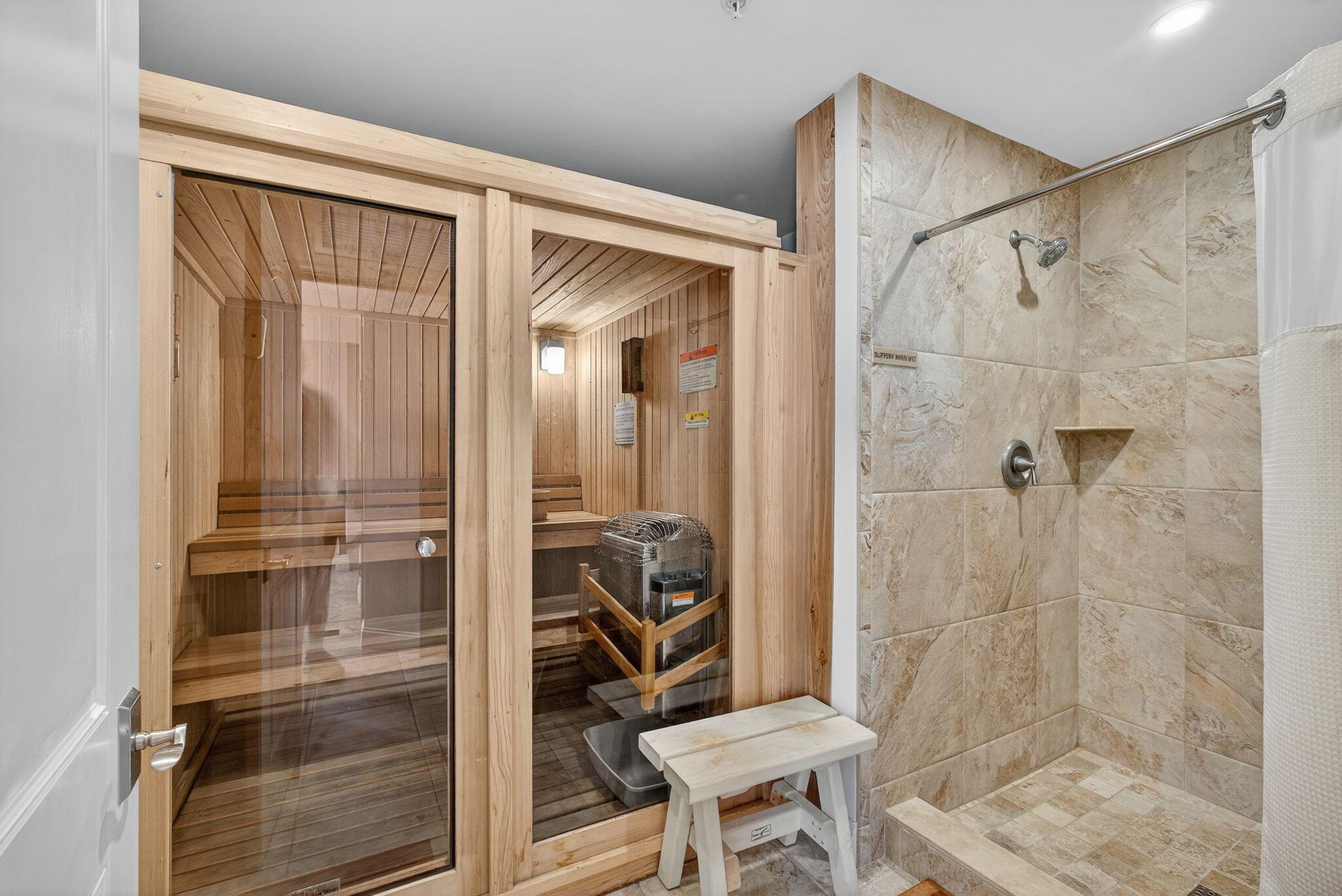 REACHES CONDO - Residential