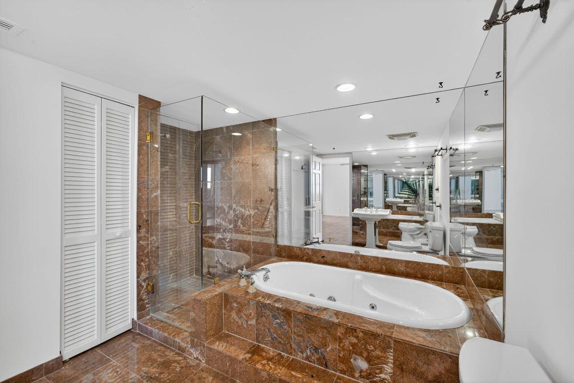 REACHES CONDO - Residential