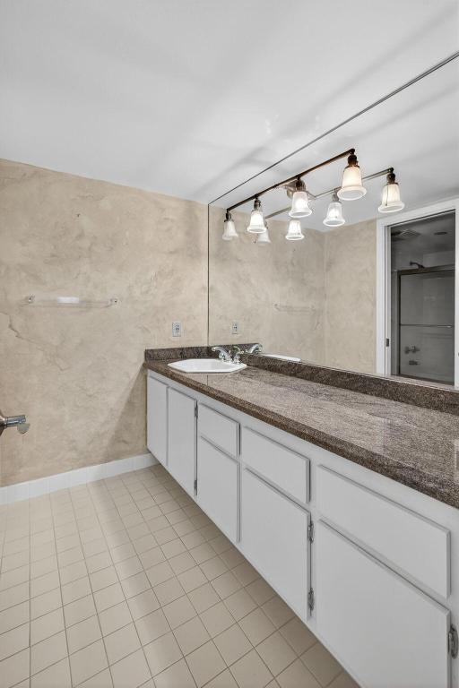 REACHES CONDO - Residential