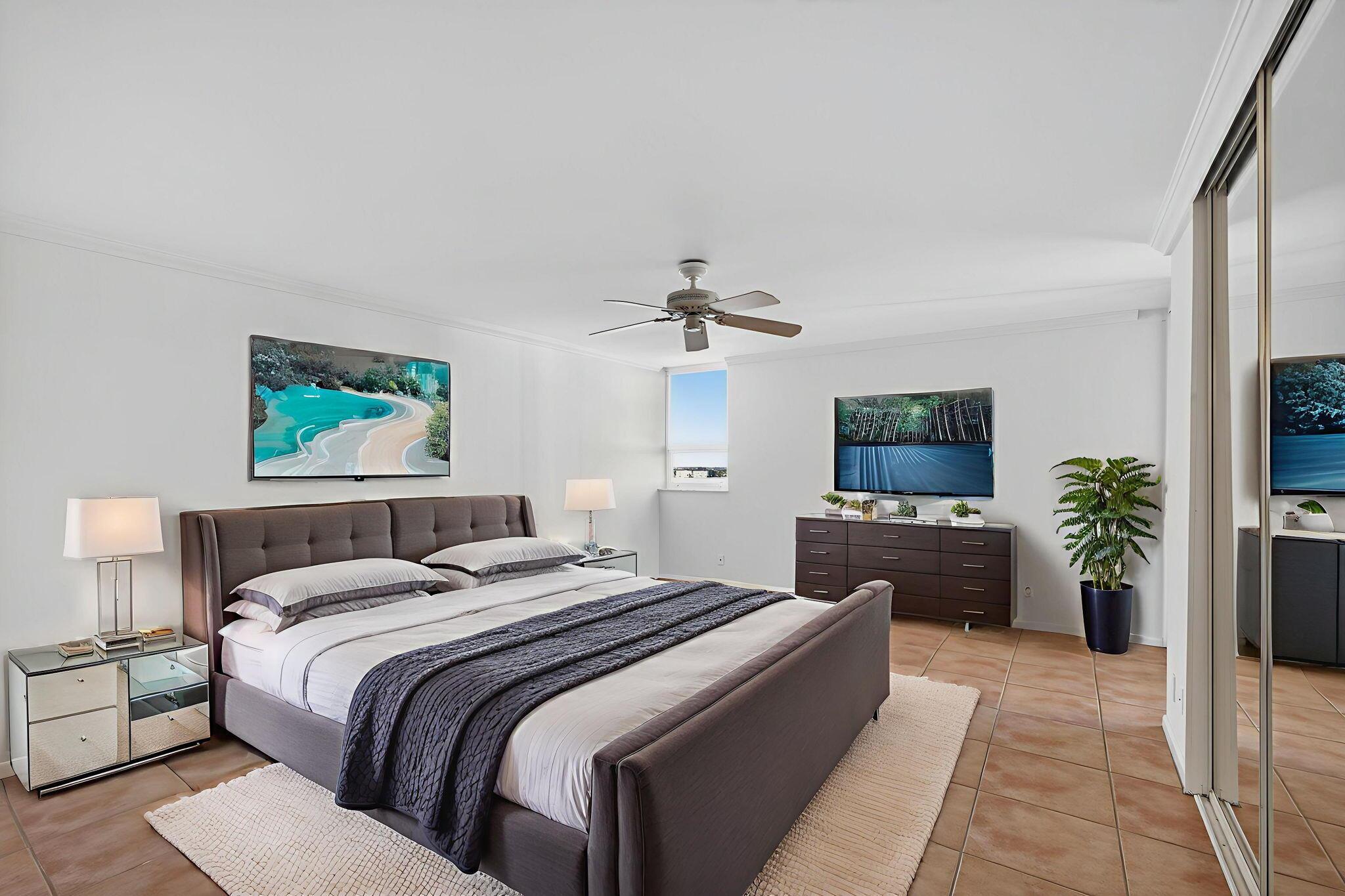 REACHES CONDO - Residential