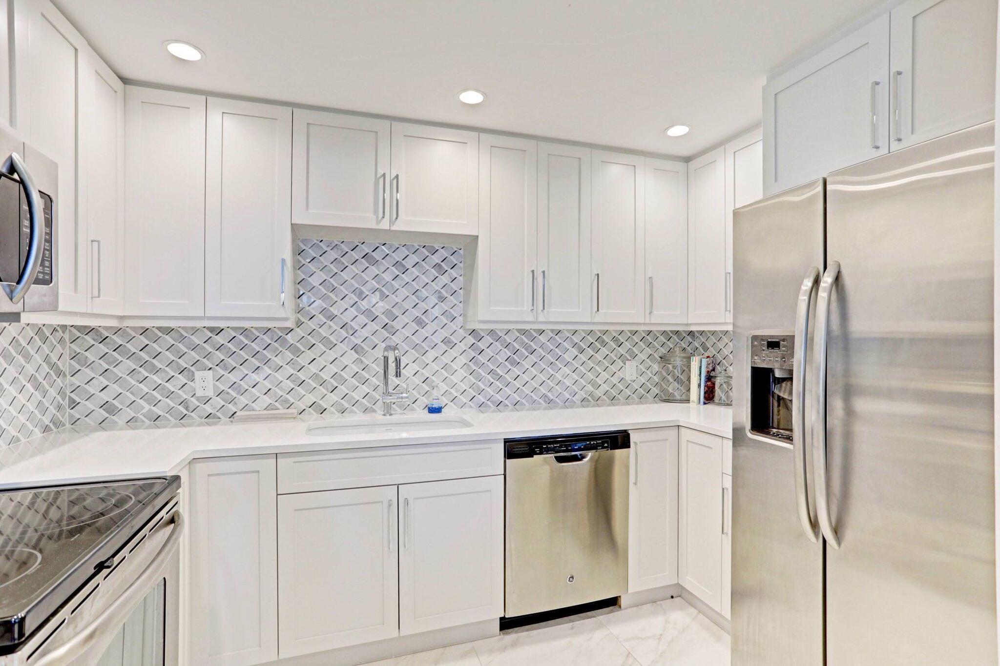 REACHES CONDO - Residential