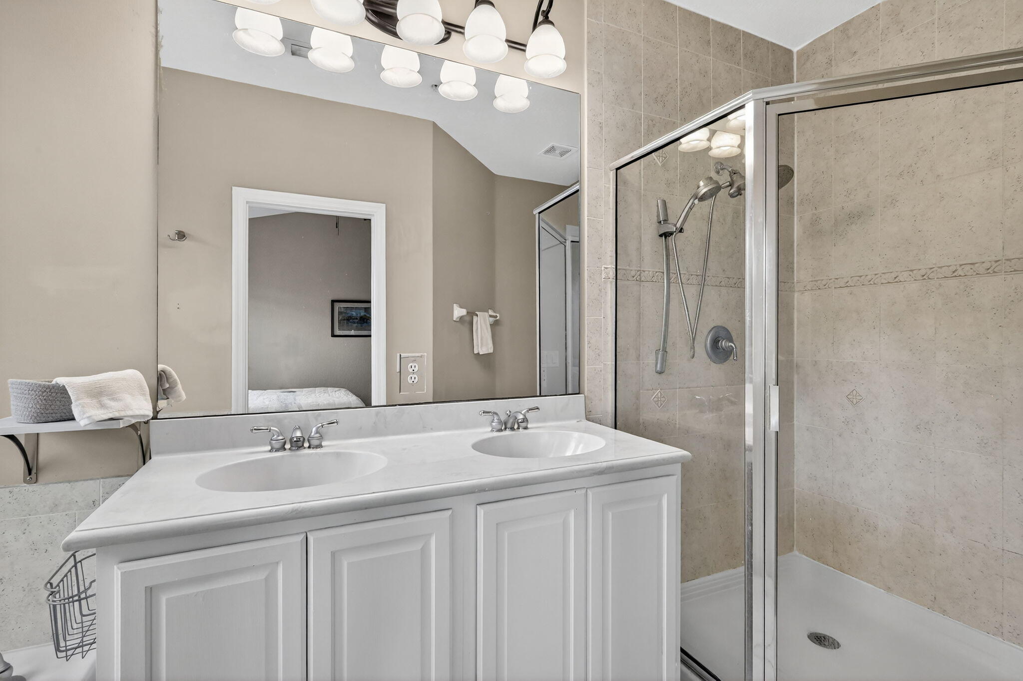 THE HARBORS - Residential