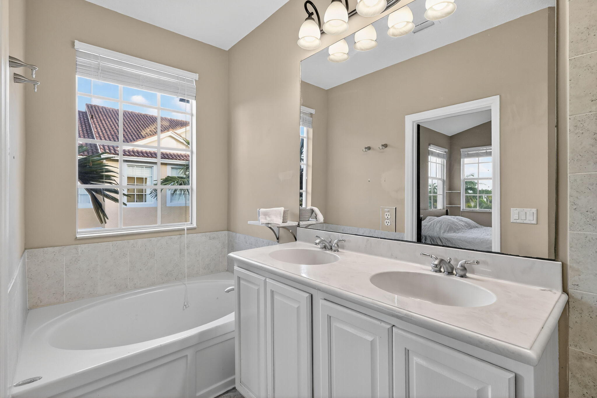 THE HARBORS - Residential