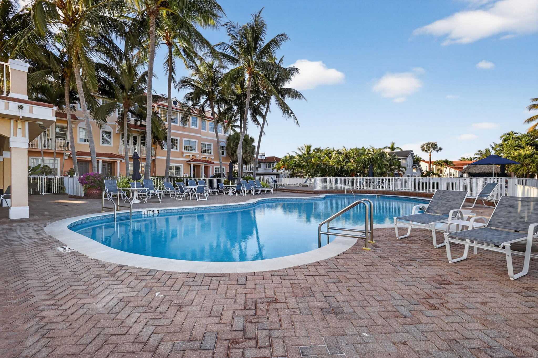 THE HARBORS - Residential