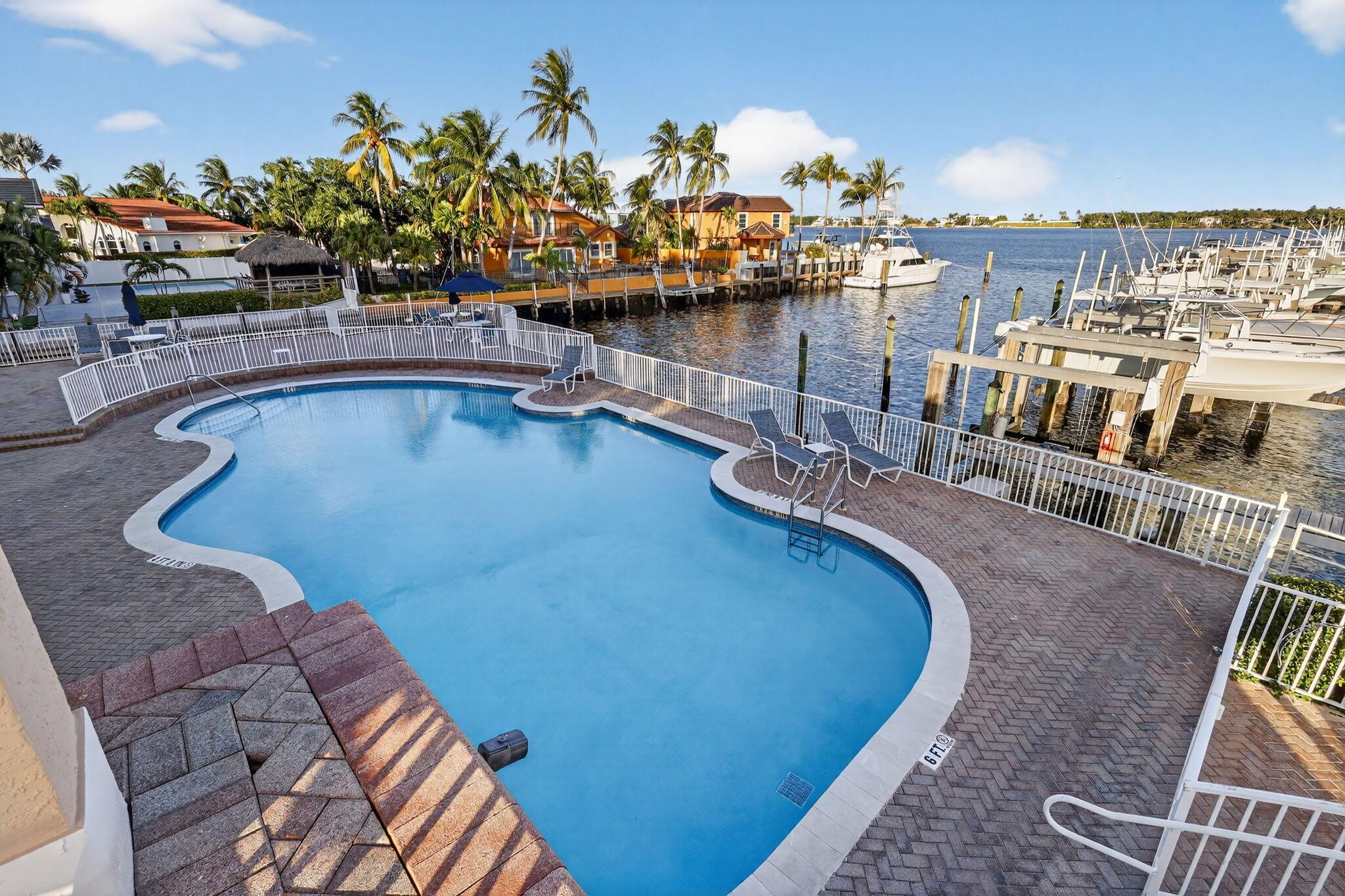 THE HARBORS - Residential