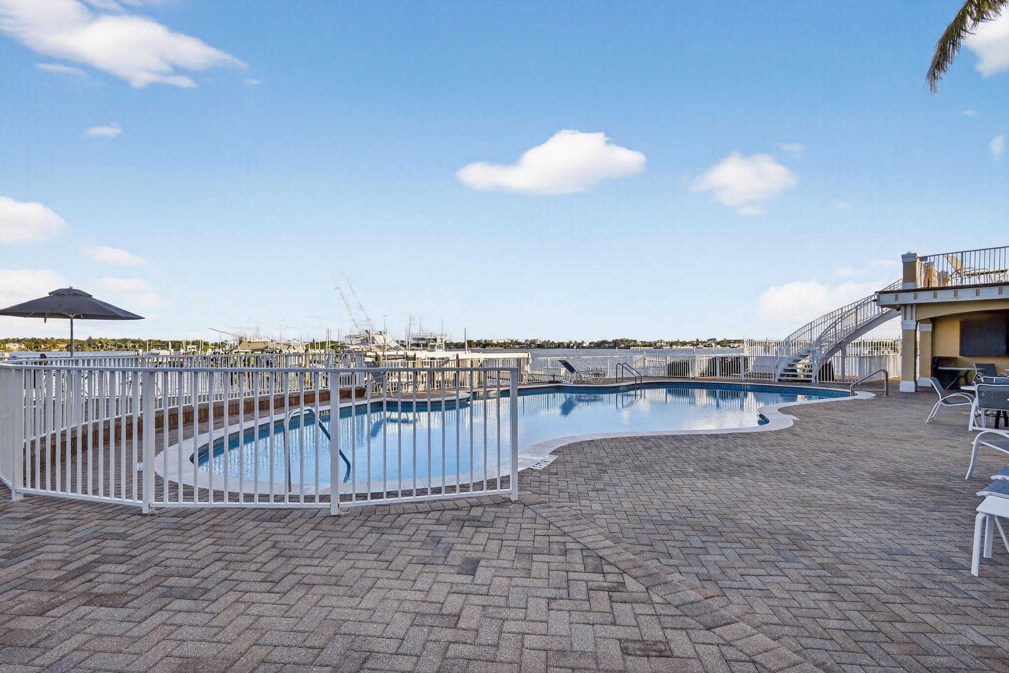 THE HARBORS - Residential