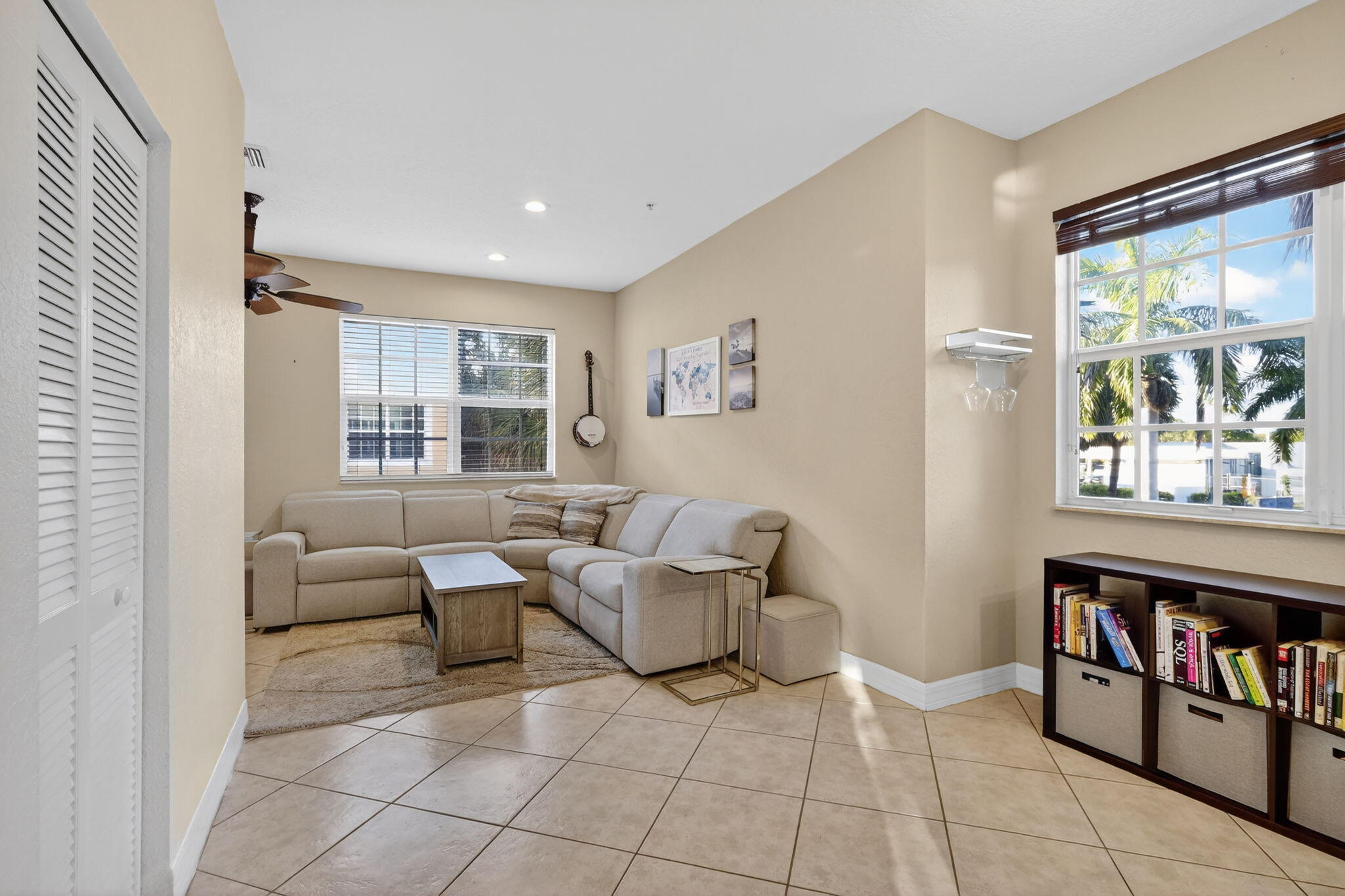 THE HARBORS - Residential