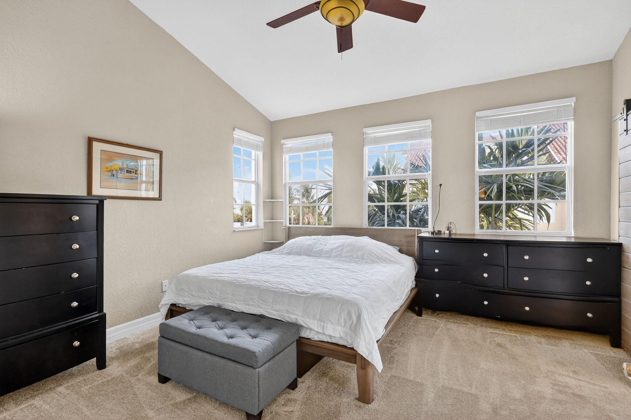 THE HARBORS - Residential