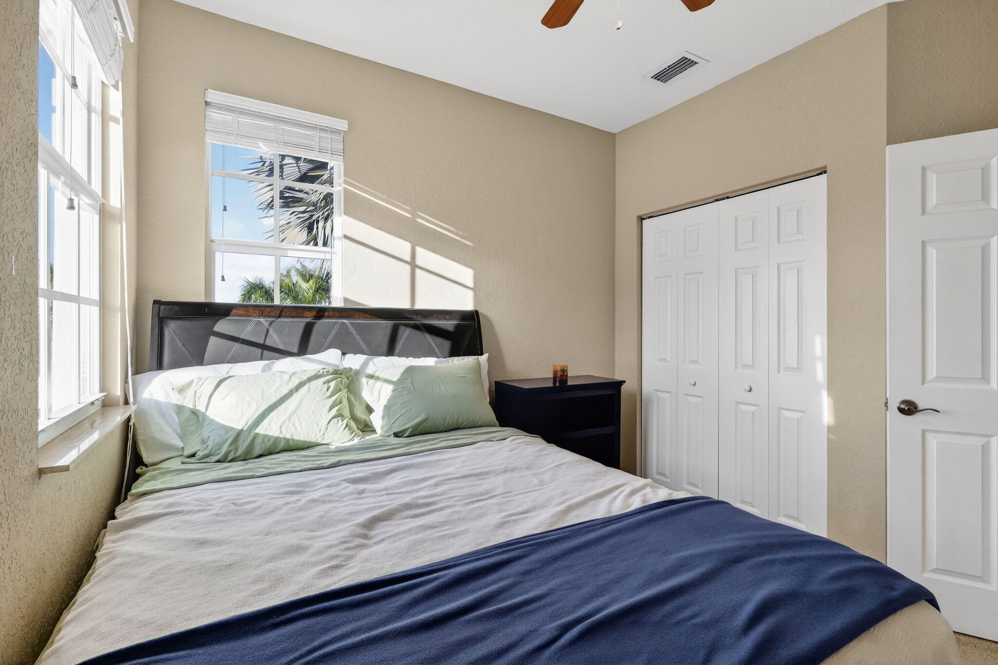 THE HARBORS - Residential