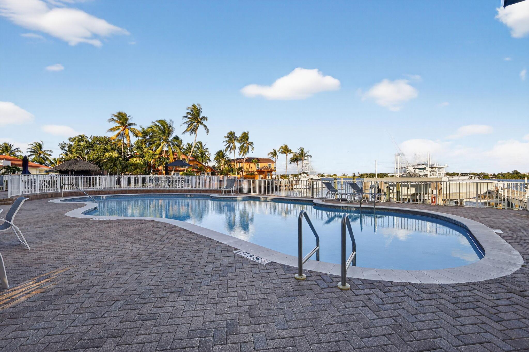 THE HARBORS - Residential