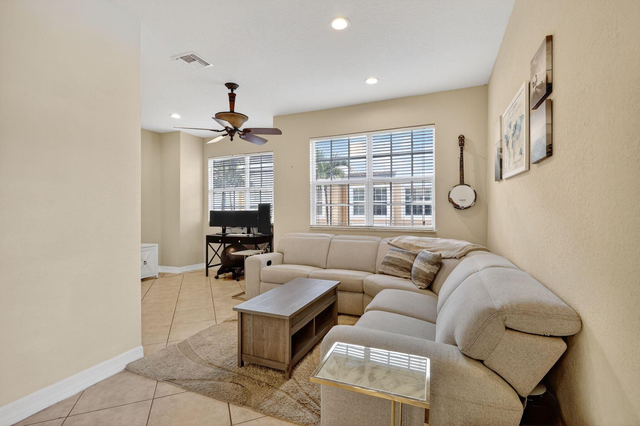 THE HARBORS - Residential