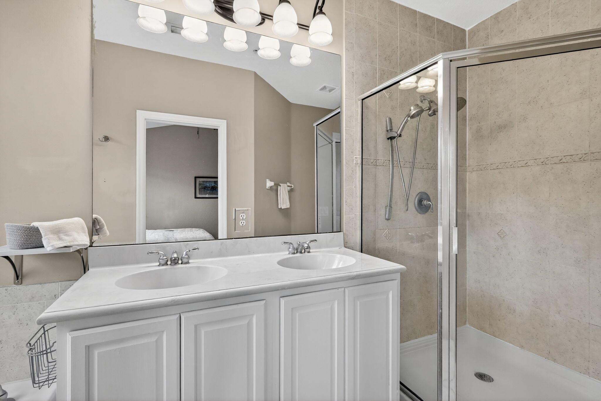 THE HARBORS - Residential