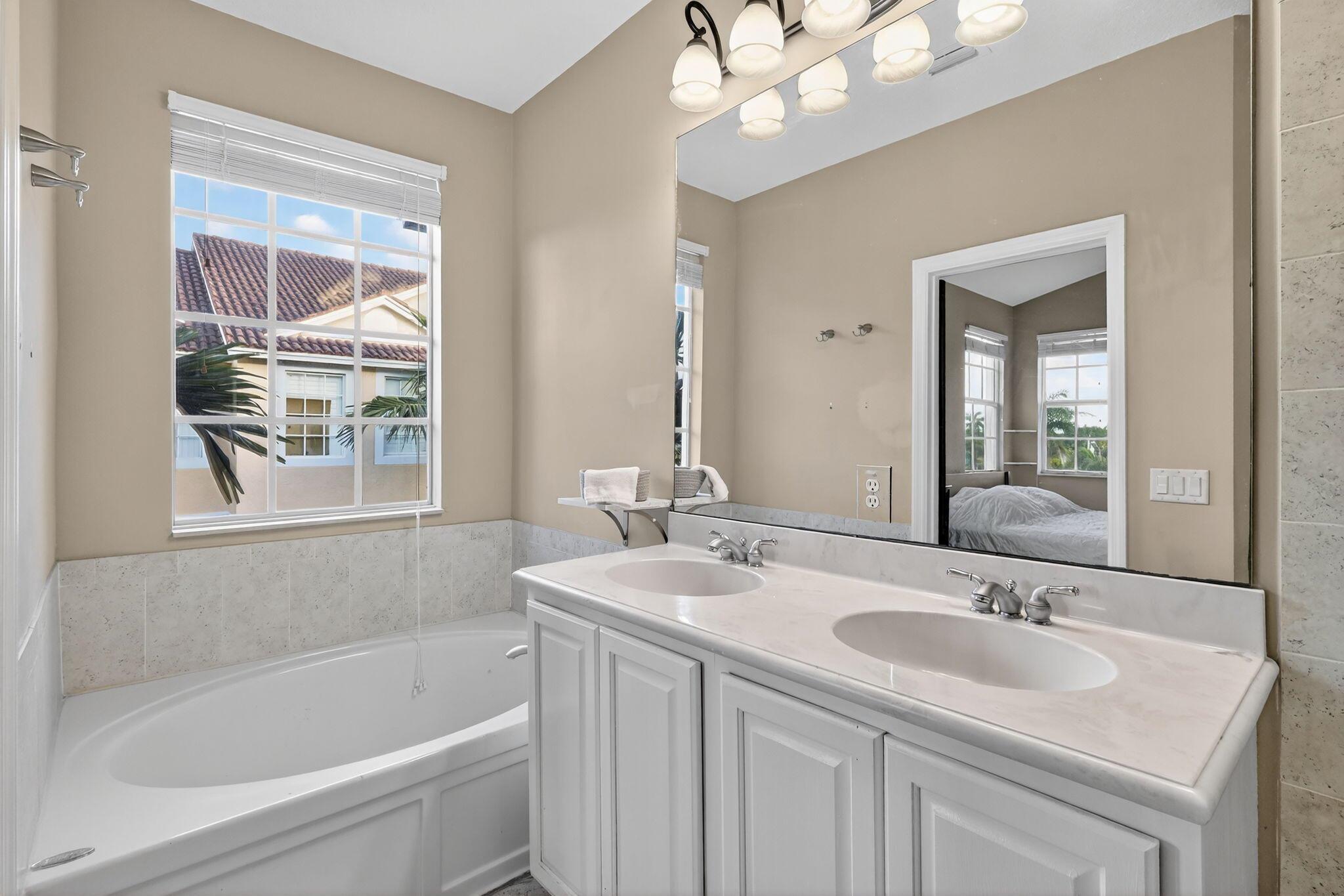 THE HARBORS - Residential