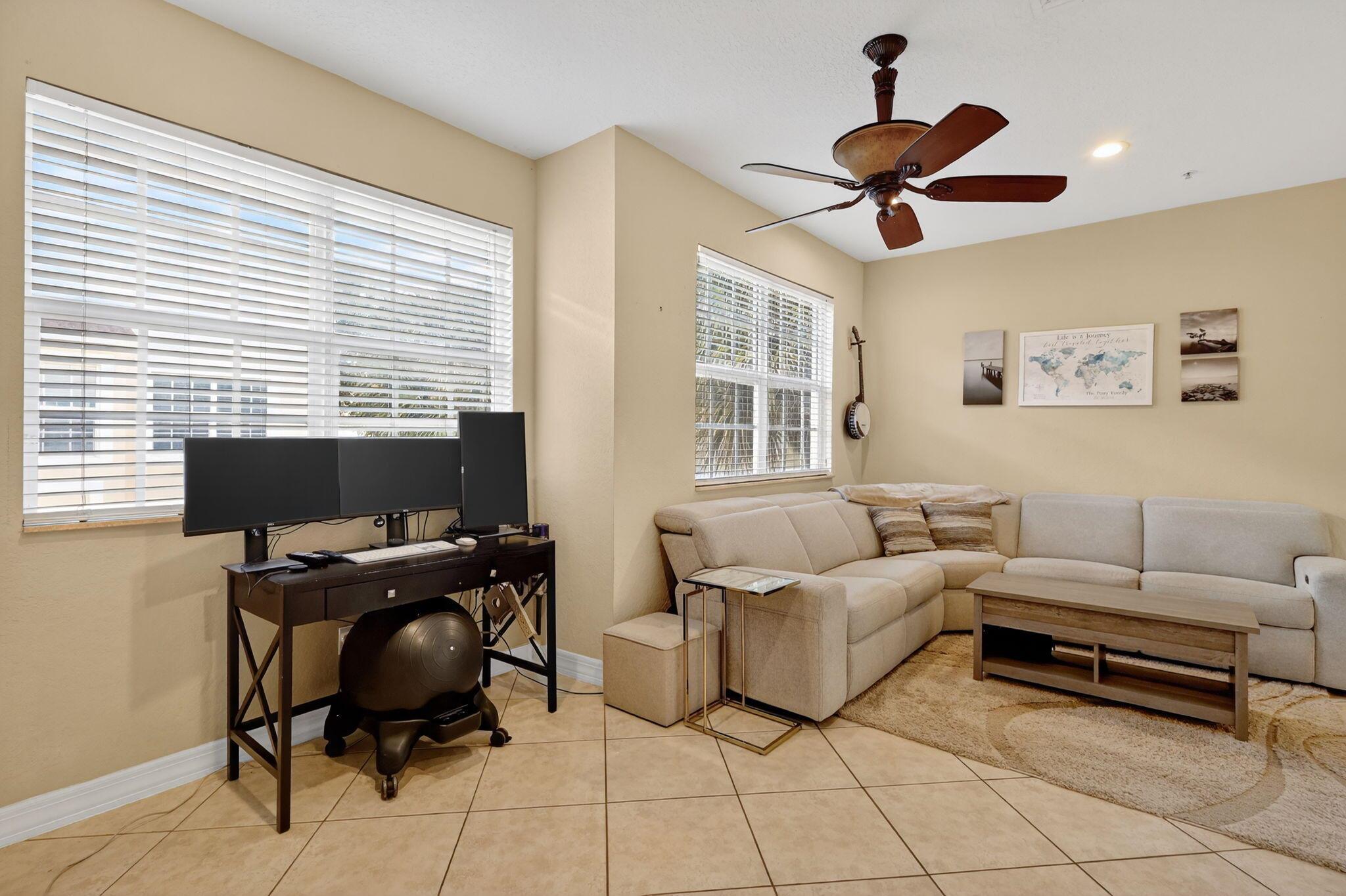 THE HARBORS - Residential