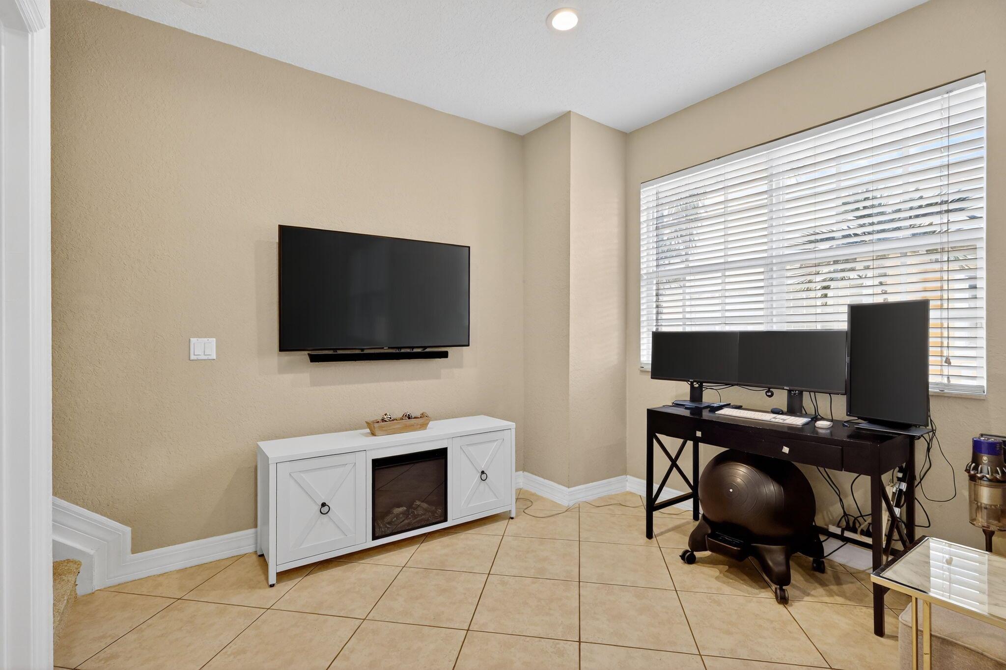 THE HARBORS - Residential