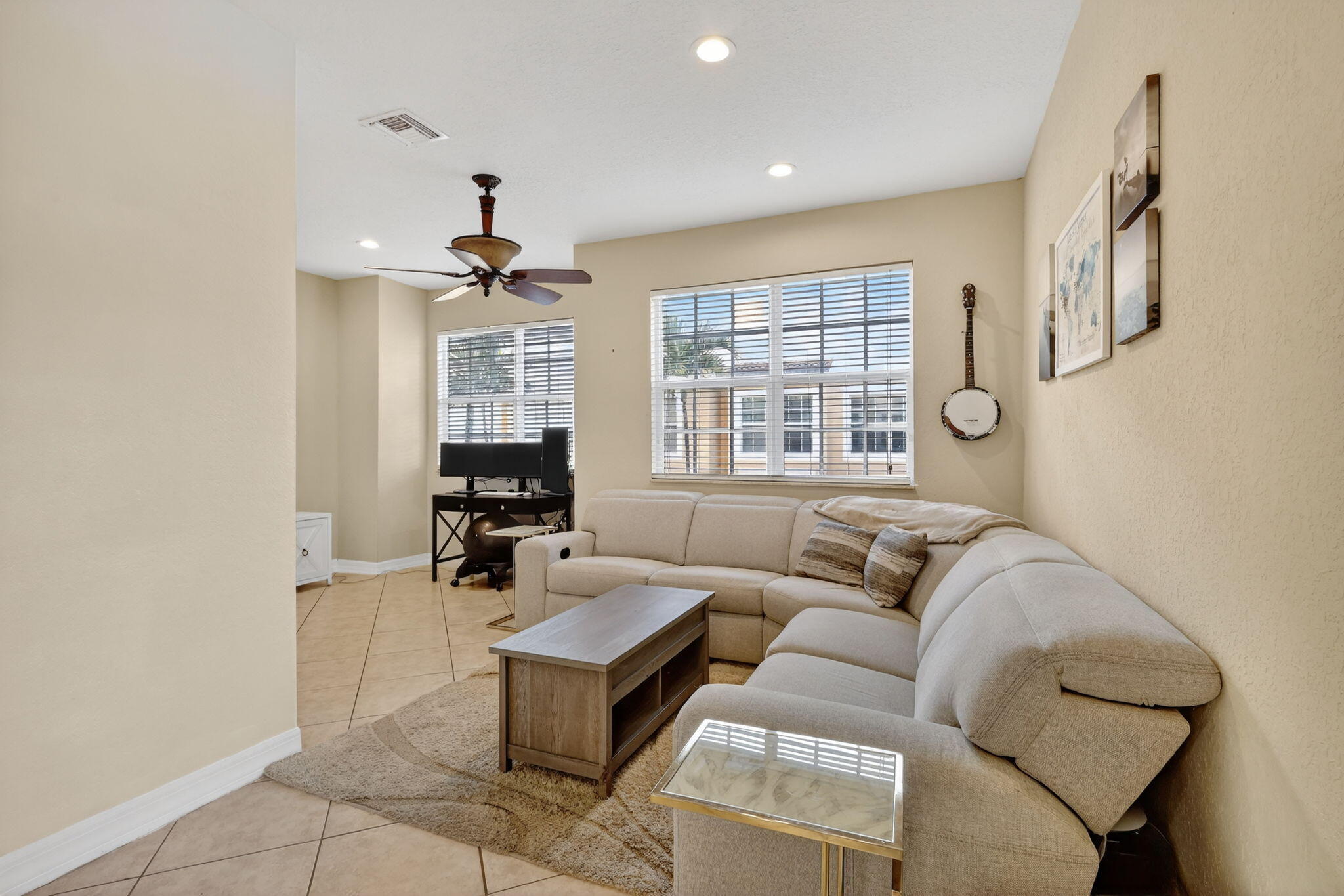 THE HARBORS - Residential