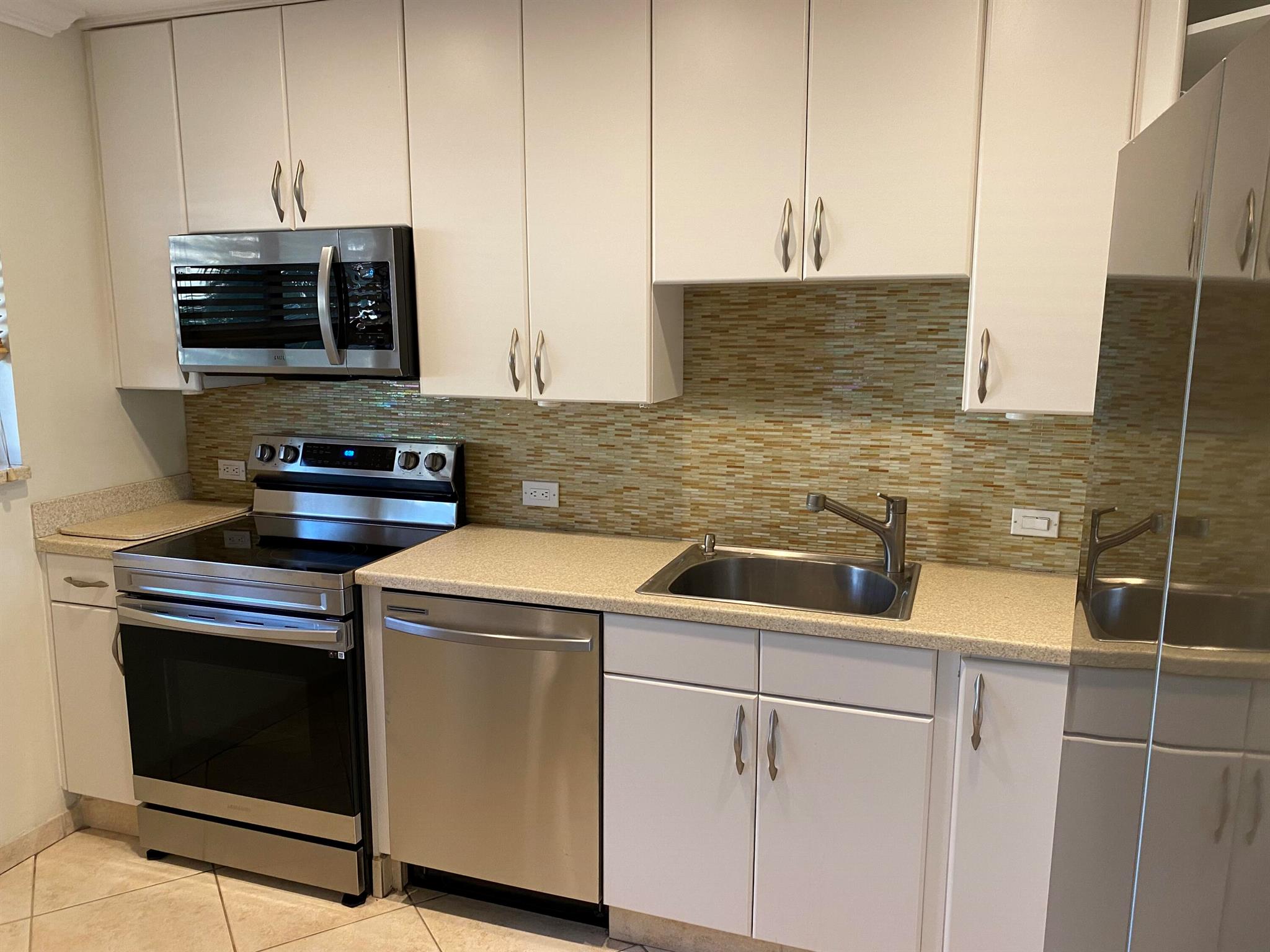 SOUTHGATE CONDO - Residential Lease