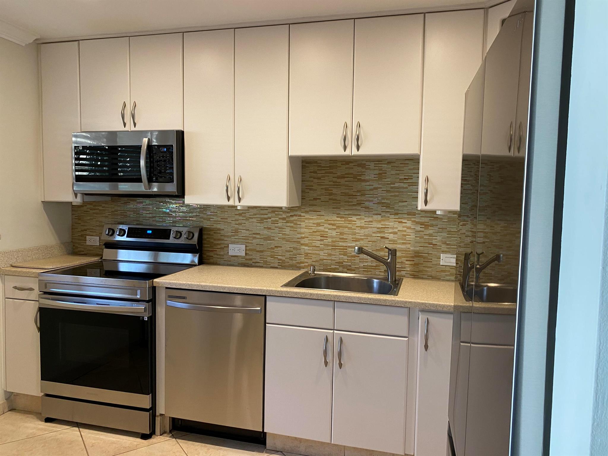 SOUTHGATE CONDO - Residential Lease