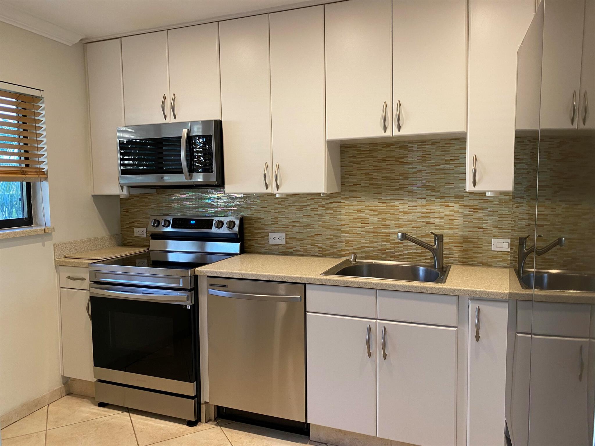 SOUTHGATE CONDO - Residential Lease